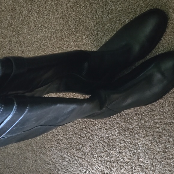 L.L. Bean Black Westport Boot, Wide Calf - Picture 2 of 5